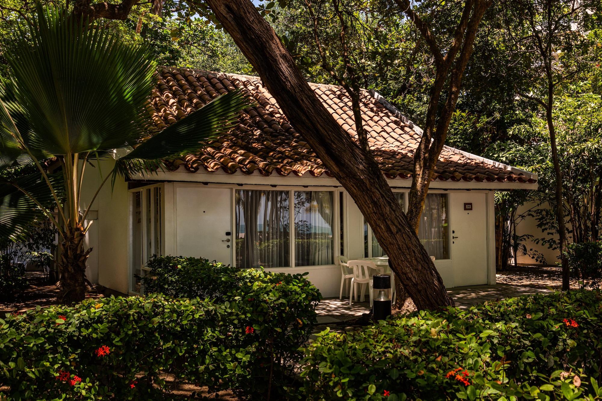 Hotel Irotama Lago Santa Marta  Esterno foto A bungalow at the resort