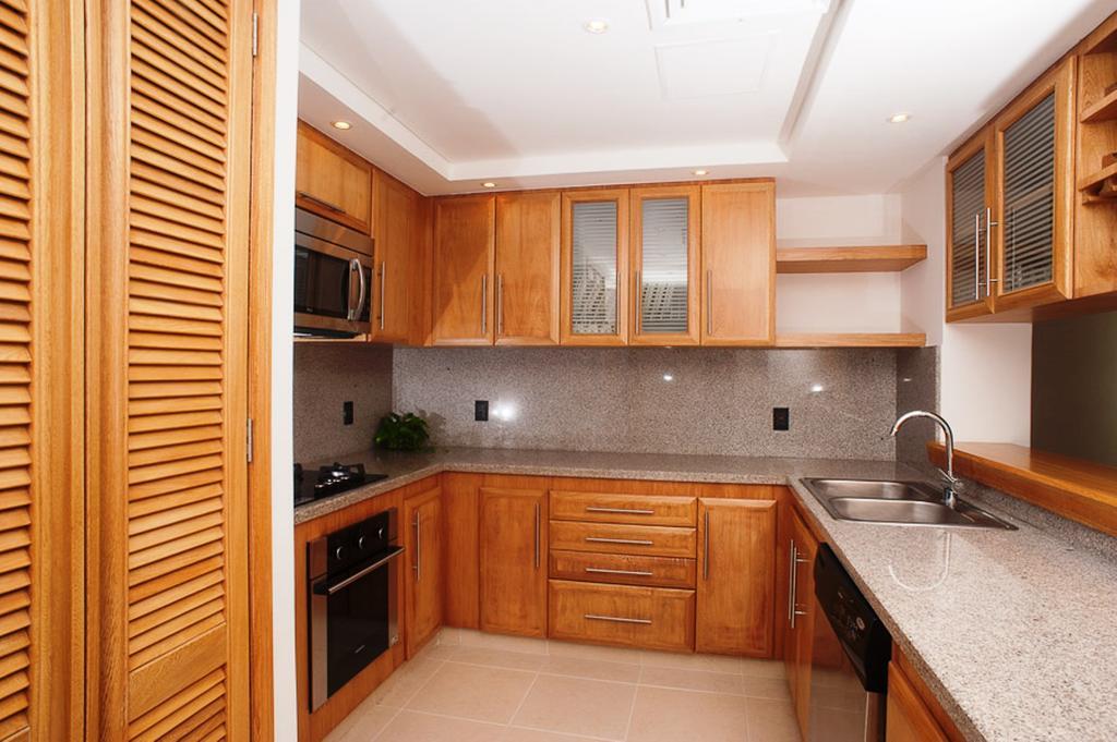 Hotel Irotama Lago Santa Marta  Esterno foto A modern kitchen