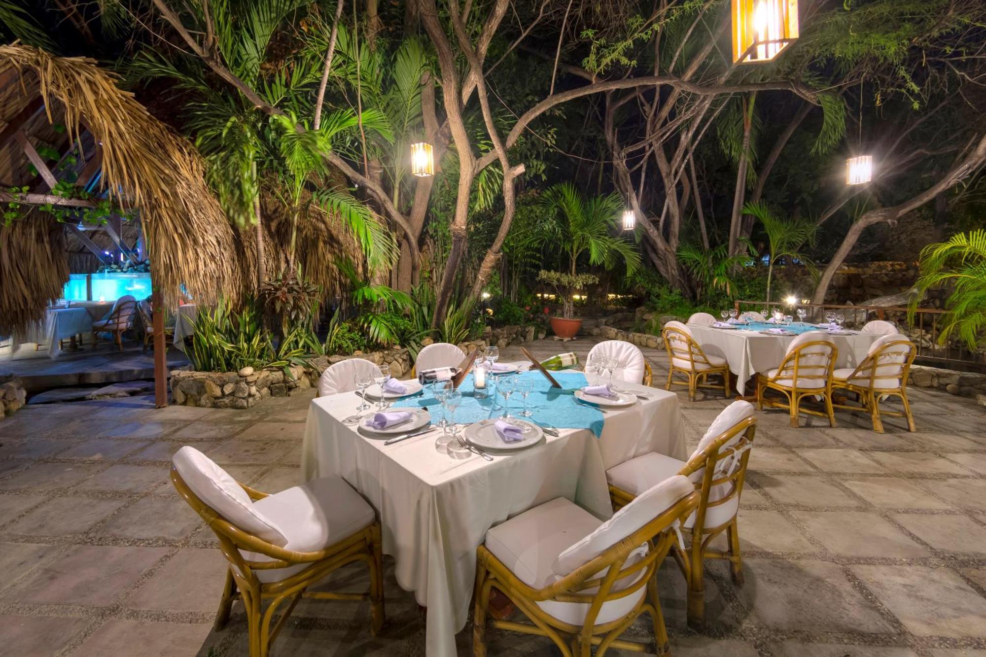 Hotel Irotama Lago Santa Marta  Esterno foto The restaurant at the resort