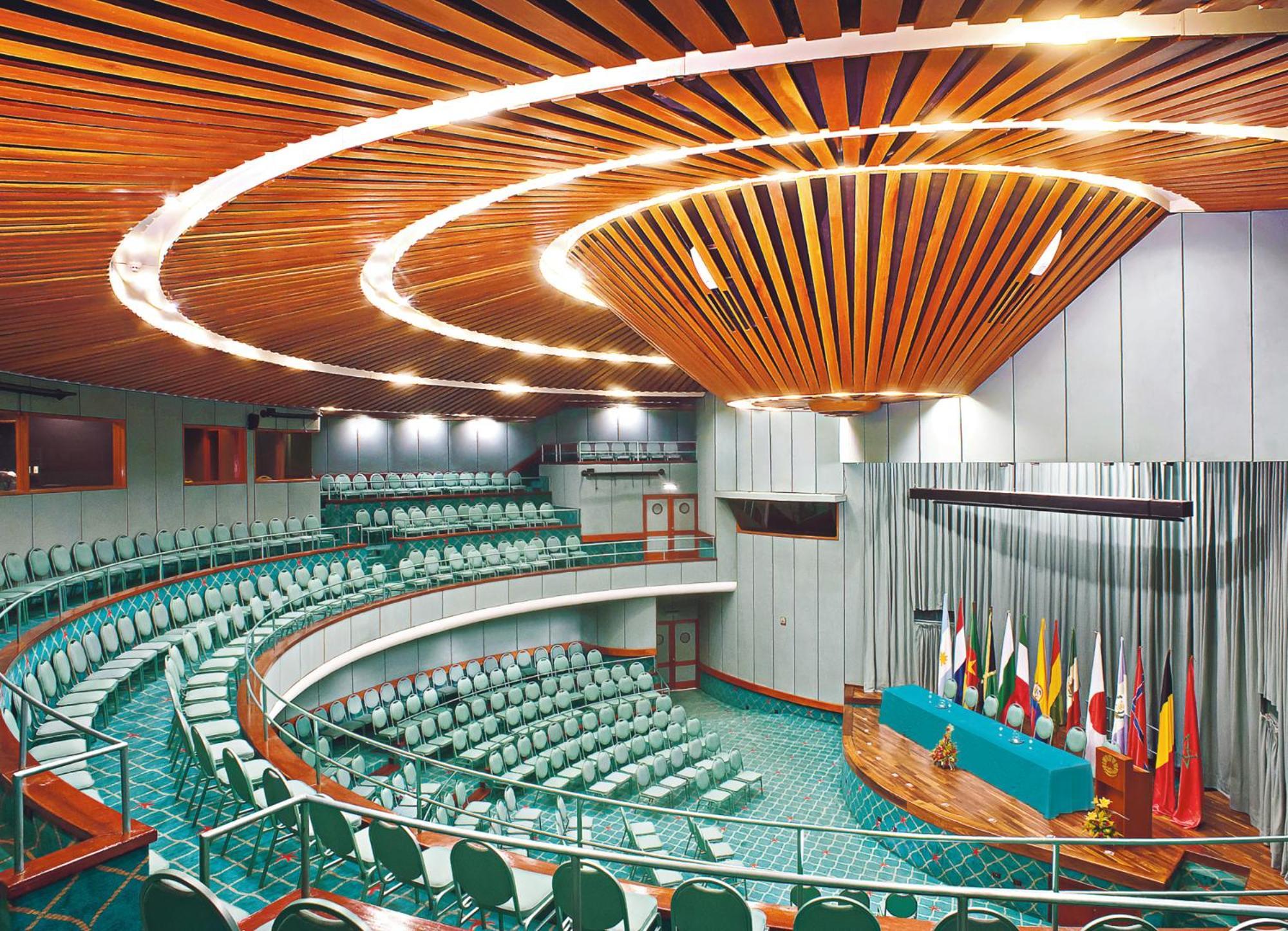 Hotel Irotama Lago Santa Marta  Esterno foto The conference hall of the university